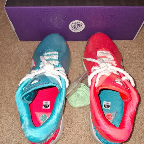 Nike Men's Size 10 LeBron 22 Christmas Pack - Limelight HV5148-600 Glow In Dark - Picture 5 of 6